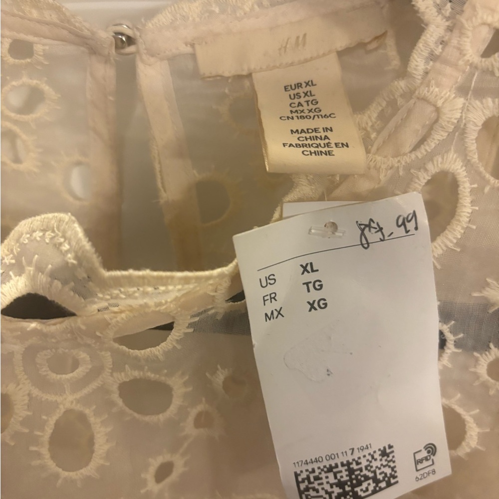 H&M Cream Eyelet Lace dress - Picture 2 of 7